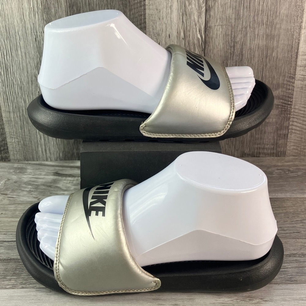 Nike Victori One Metallic Silver Black Slide Sandals Womens 6 CN9677-006